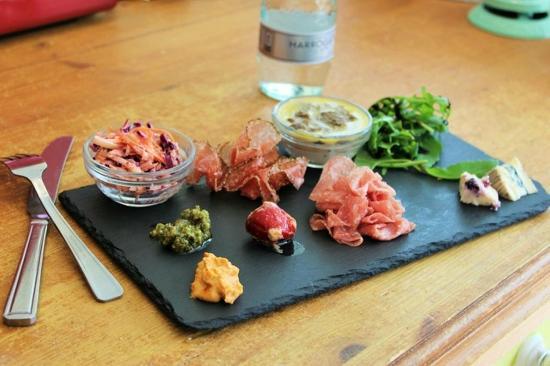 People Bar and Kitchen