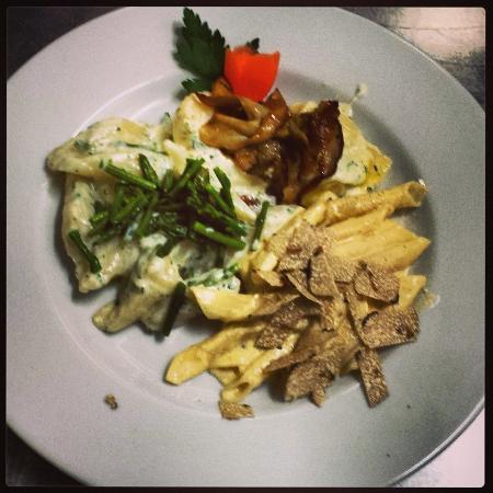 Gostilna Pod Slavnikom