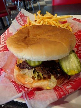 Freddy's Frozen Custard & Steakburgers