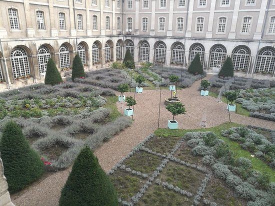 Abdij van Pont-à-Mousson