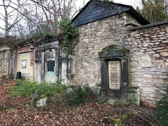 Johannisfriedhof und Friedenskirche