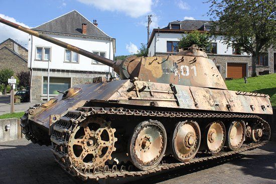 Oorlogsmonument Houffalize "Panther"