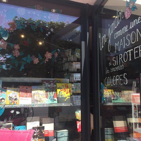 L'Embellie Salon de the Librairie