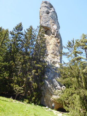 monolithe de Sardières