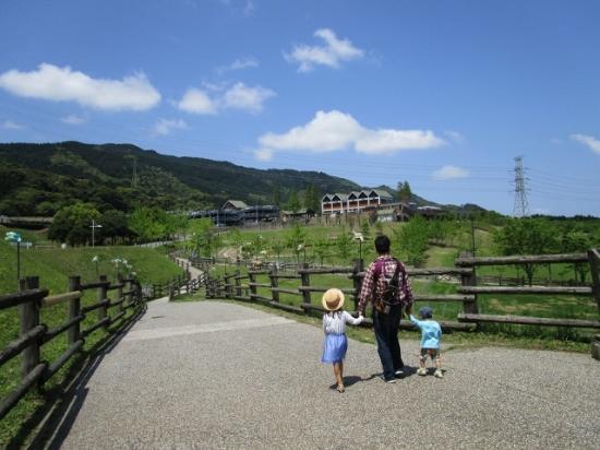 Mo-mo Land Aburayama Farm