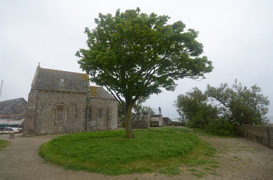 La Chapelle des Marins a Saint-Vaast-la-Hougue