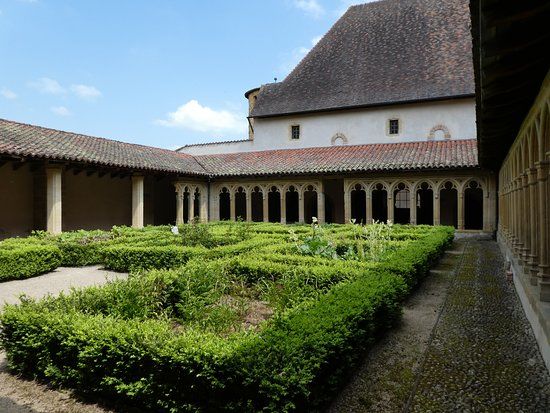 Abbaye Benedictine de Charlieu
