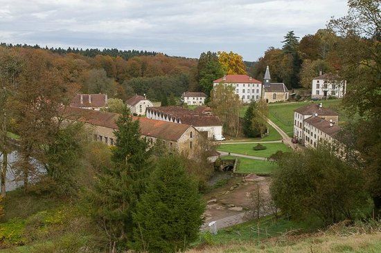 Manufacture royale de Bains-les-Bains