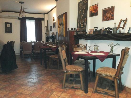 Paul's Select Restaurant-Pizzeria