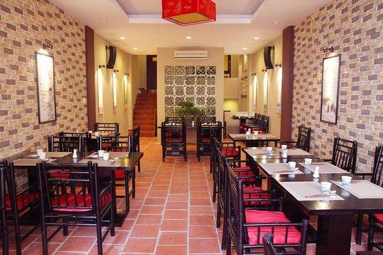Mom Cook Restaurant