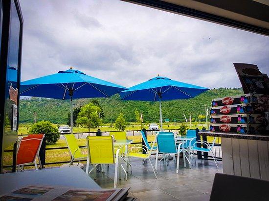 Nibbles Cafe & Bistro