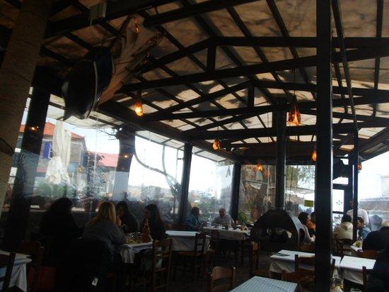 Mirivili's Mulberry Scamnia Cafe-Restaurant