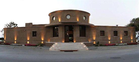 Vrachos Bar Restaurant