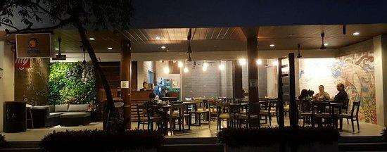 Get Real Bar & Restaurant