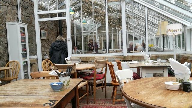 The Apple Store Cafe