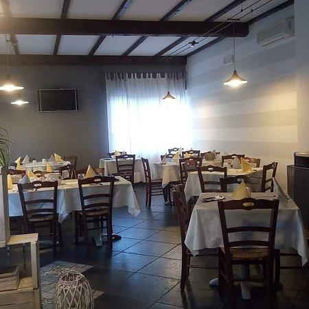 River Pub & Pizzeria Central