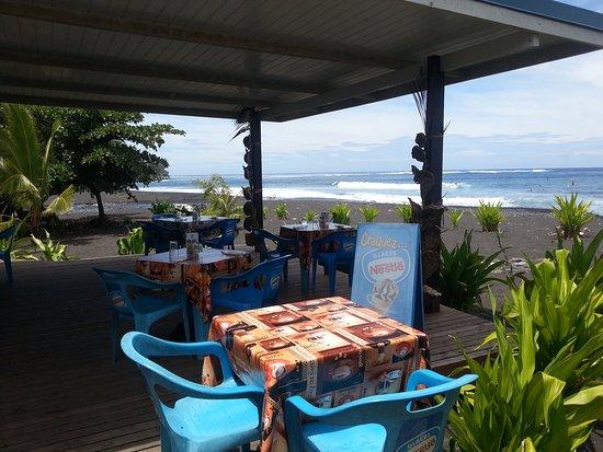 Taharuu Beach Restaurant