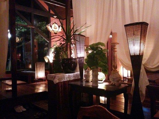 Restaurant & Bar Canvas