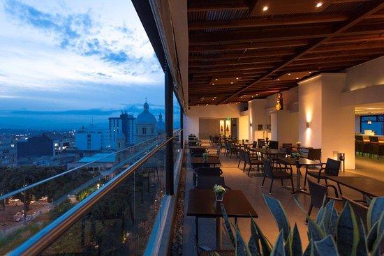 Sky Lounge Restaurante & Bar -Piso 11 Hotel Soratama-