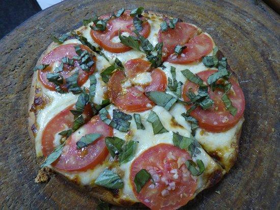 JaJá Pizzas y Algo Más