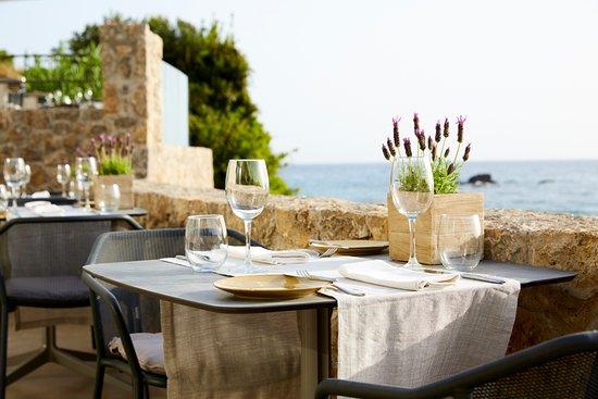 Tortuga Bar Restaurant