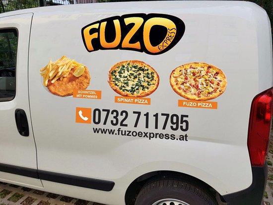 fuzo Pizza kebap Schnitzel salat