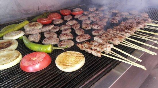 Meshur Cine Koftecisi Yeliz'in Yeri