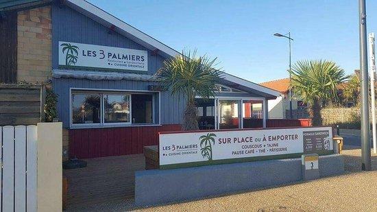 Les Trois Palmiers