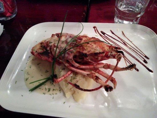 Mary Anns Pub & Restaurant