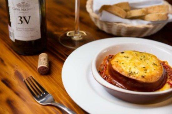 El Veintidós e & Cava