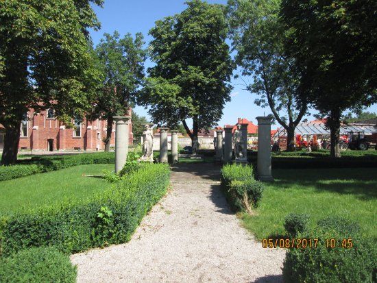 Castle Complex Tarnowice Stare