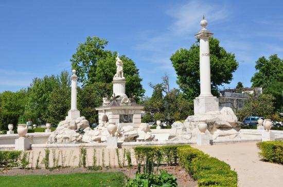 Fuente de Hércules y Anteo