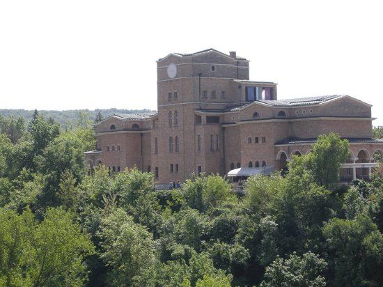 State Art Gallery "Boris Denev"