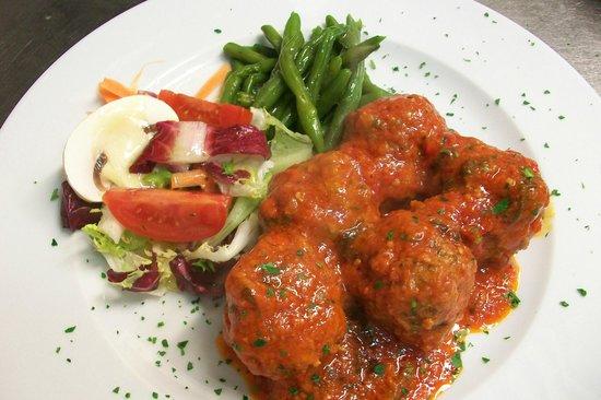 La Rondine Trattoria New Age