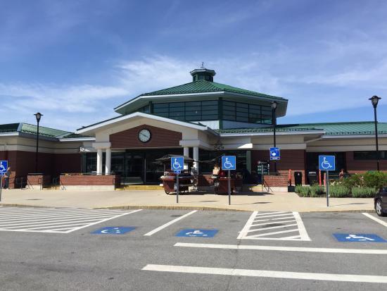 Popeyes Chicken & Biscuits