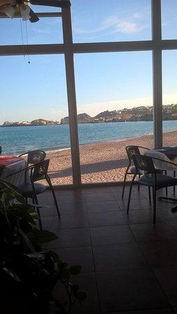 El Mar Restaurant and Sports Bar