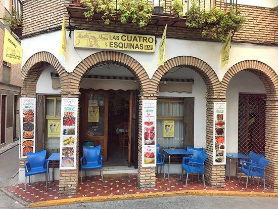 Abuela María Cuatro Esquinas Bar