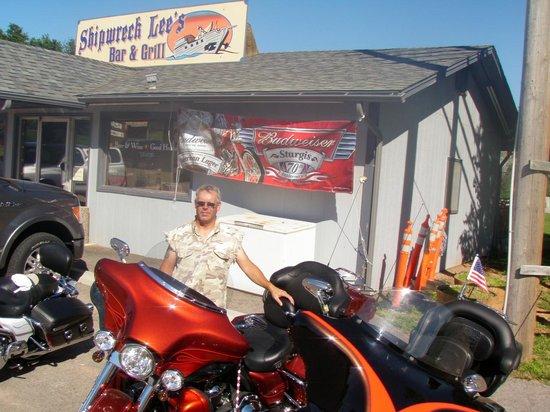 Shipwreck Bar and Grill