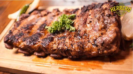 El Herrero Grill & Bar