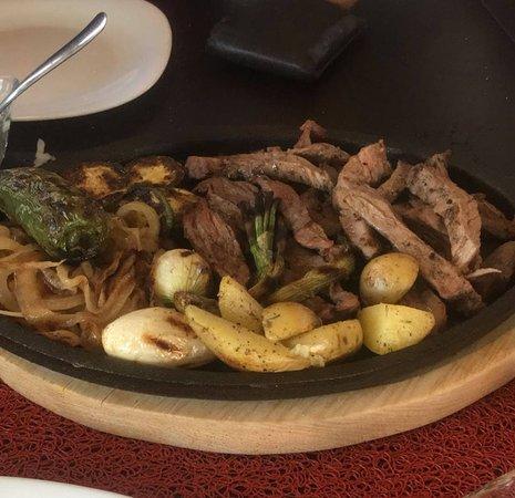 Termino Medio Bar & Grill