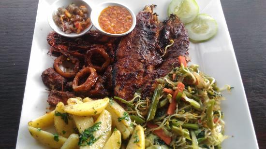 Aksata Beach Resto and Bar