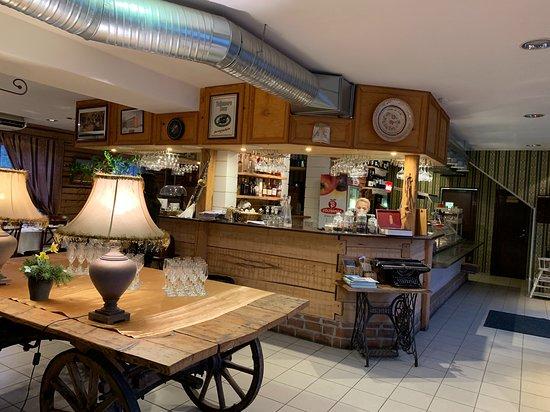 Carl Schmidti House Cafe-Restaurant