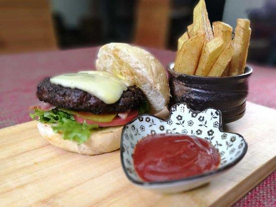 Shangri-La Muou Puppet Restaurant