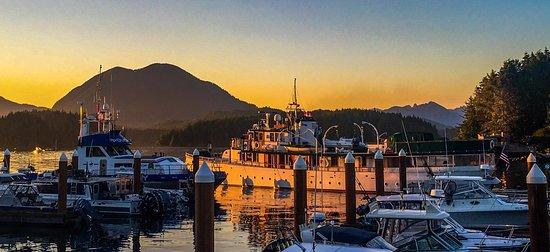 The Hatch Waterfront Pub