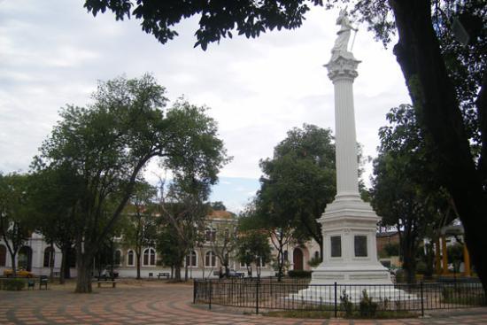 Plaza Parque Colon