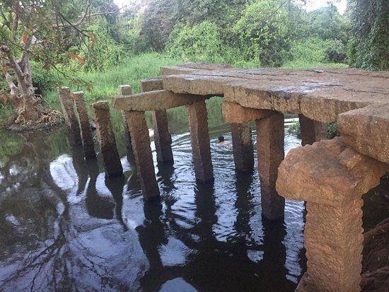 Gal Palama over Malwathu Oya