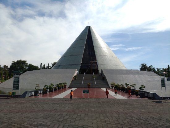 Yogya Kembali Denkmal