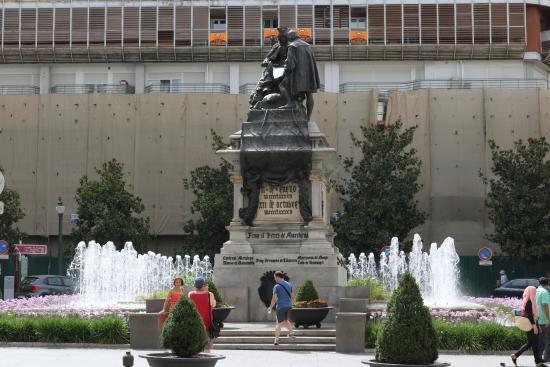 Plaza de Isabel La Catolica