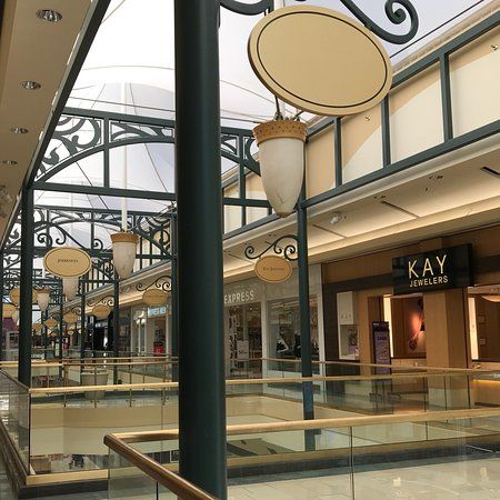The Shoppes at Buckland Hills