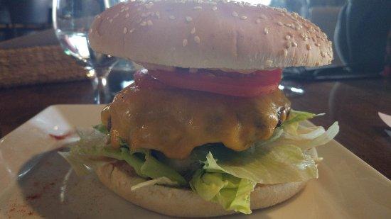 B-Zone Beer&Burger Place